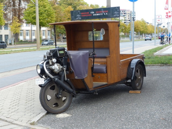 ../Images/F_2018-10-06_015_Herbstwanderung-Fahrzeugmuseum.jpg